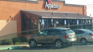 Applebees Cedar and Herndon