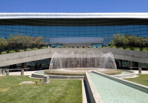city-hall-fountain