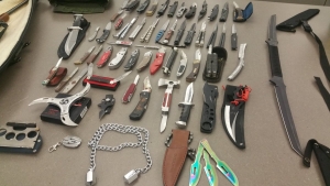 knives
