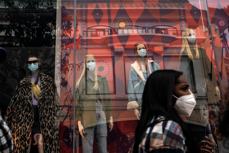 This image has an empty alt attribute; its file name is COVID-MASKS-DEC-7-2020-AP-PHOTO-JAE-C-HONG.jpg